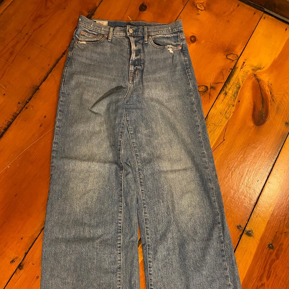 GAP Sky-High, Wide-Leg Jeans – Medium/Light Wash